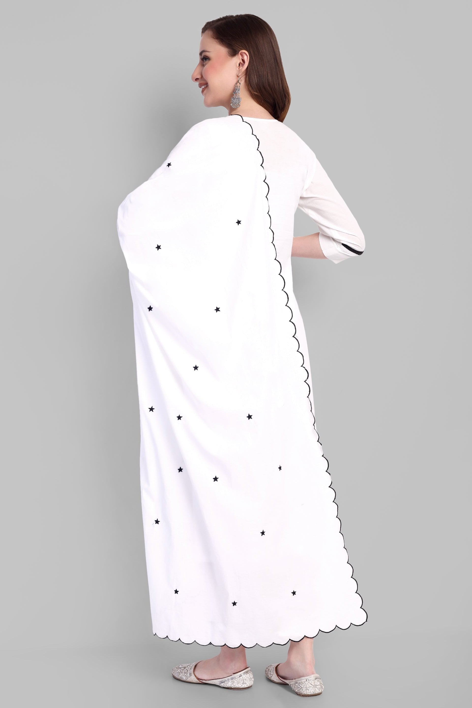 White Embriodery Kurta Pant &amp; Dupatta