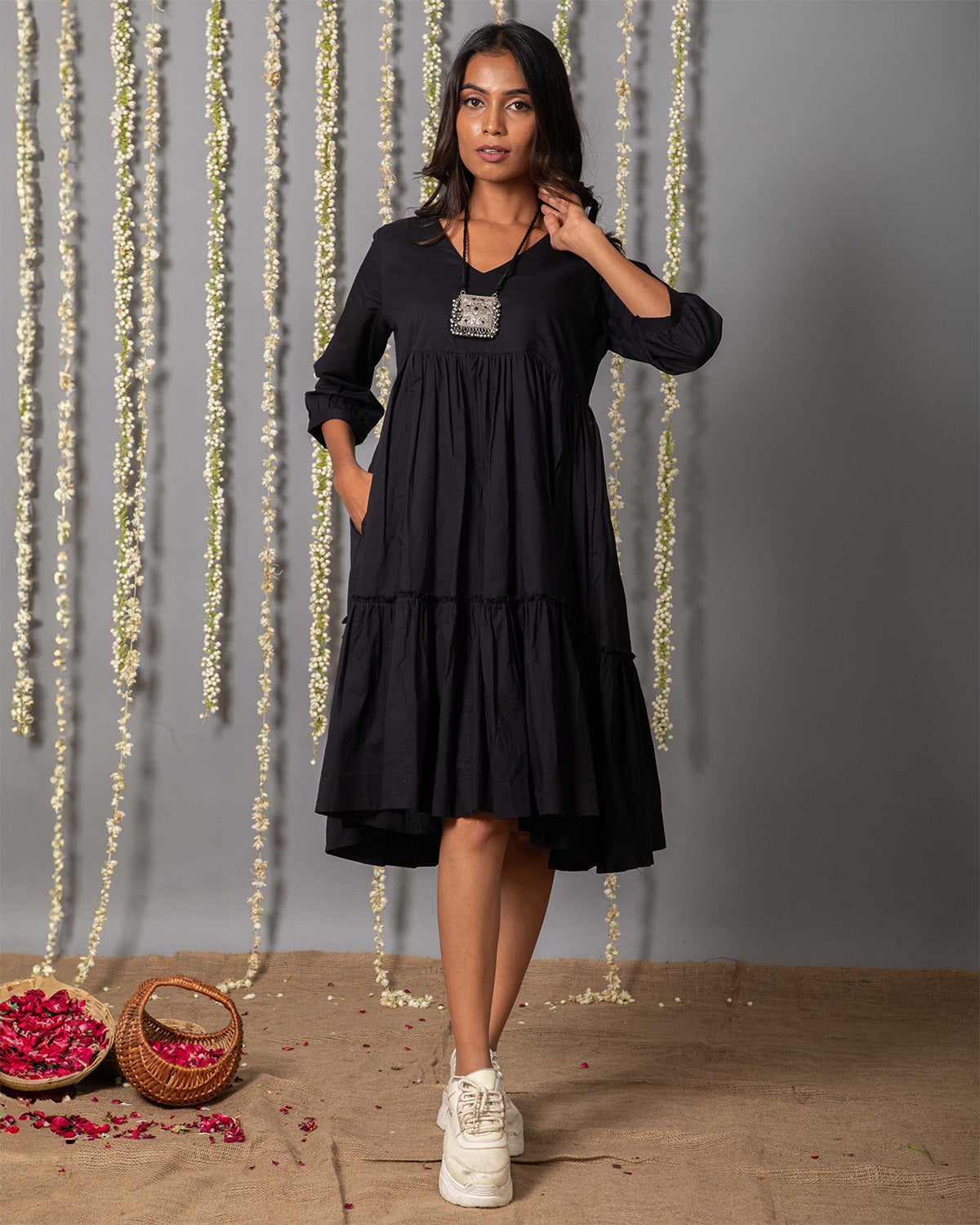 V Neck Cotton Mul Black Graduated Dress