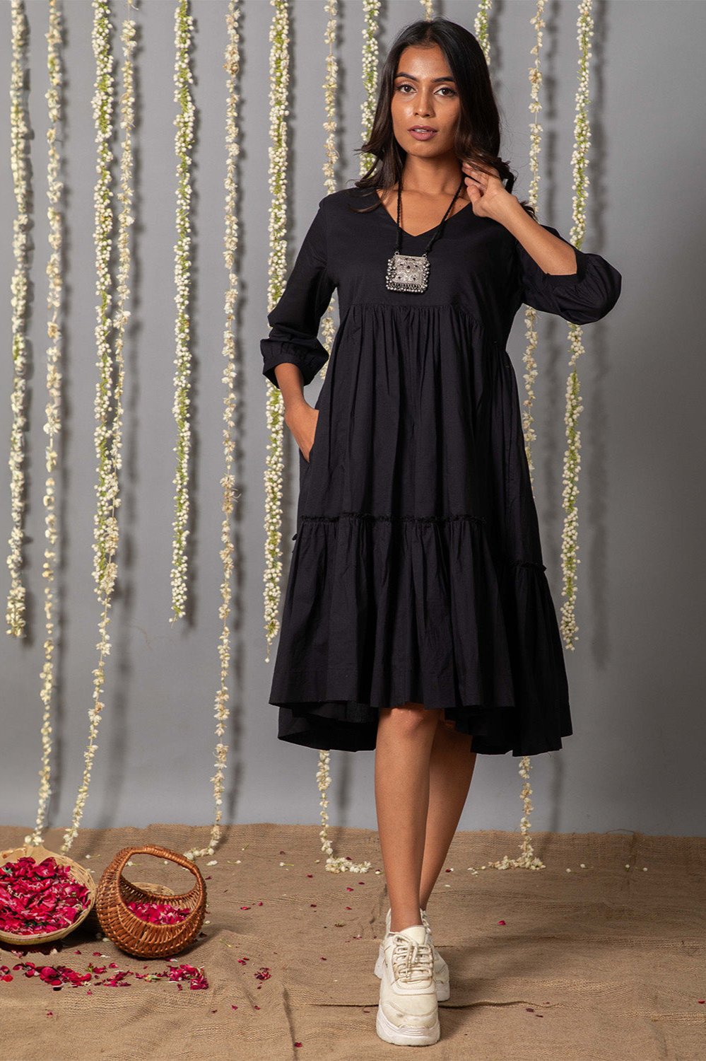 V Neck Cotton Mul Black Graduated Dress