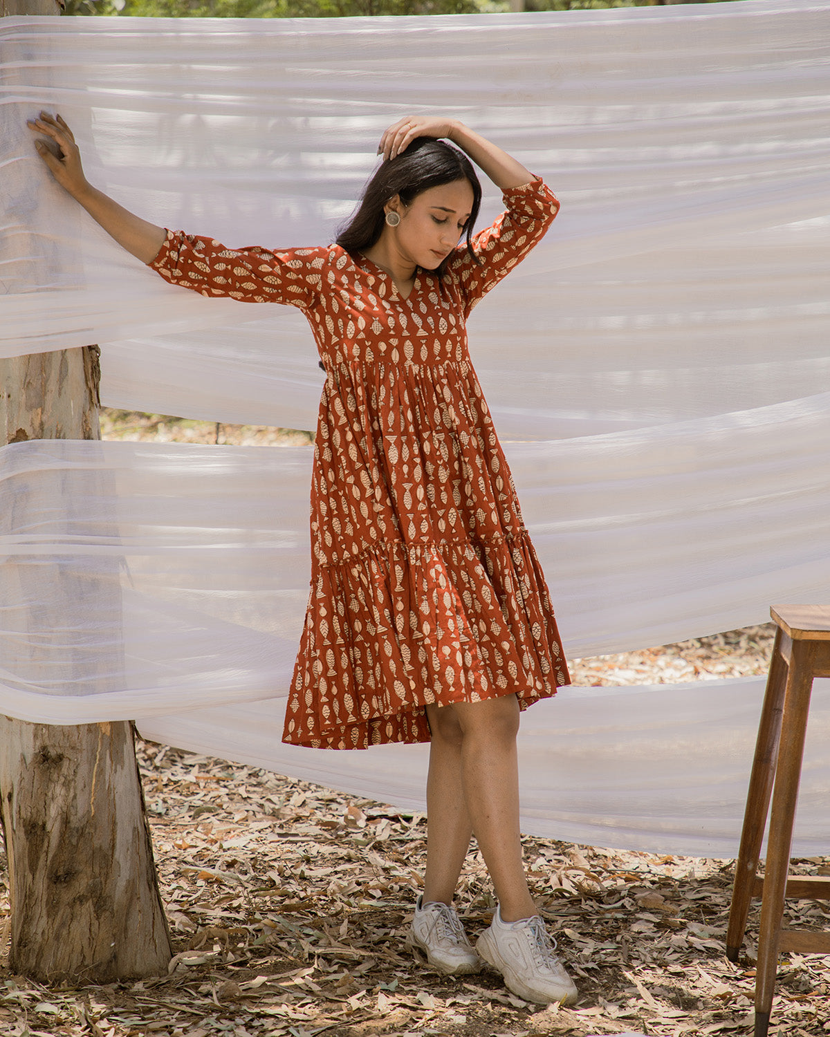 V Neck Gradated Red Fish Print Dress