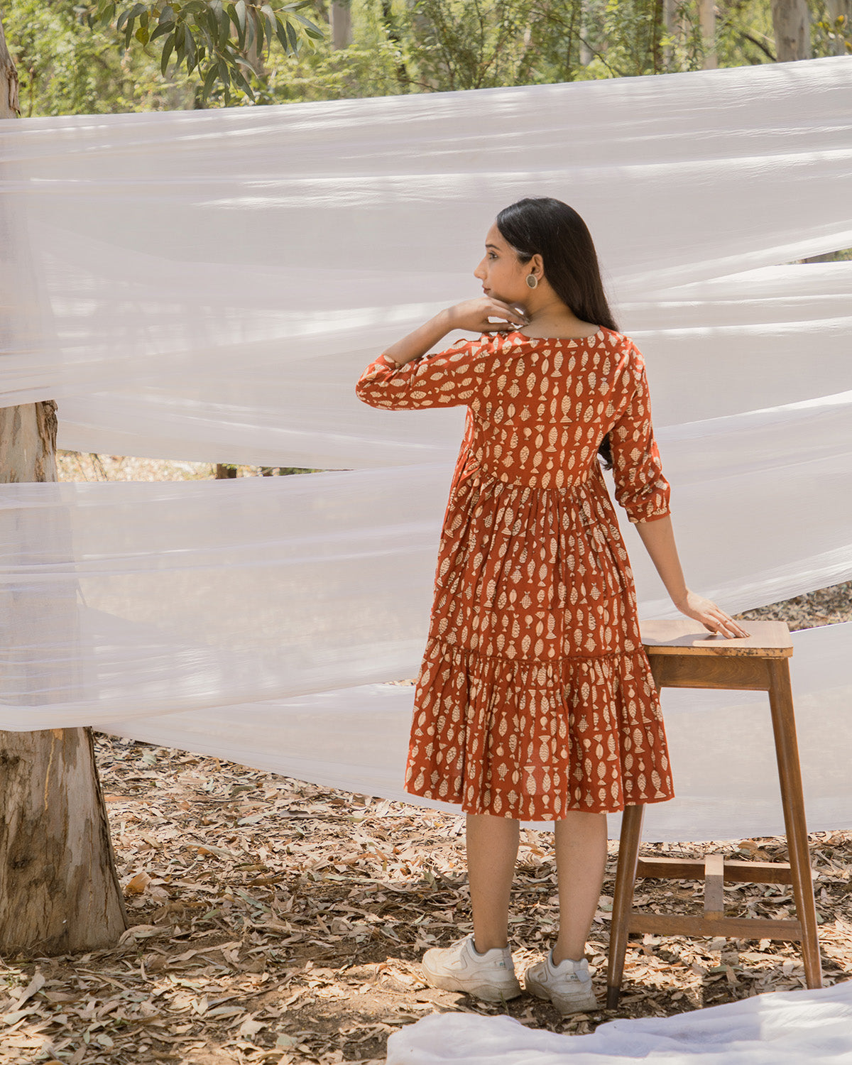 V Neck Gradated Red Fish Print Dress