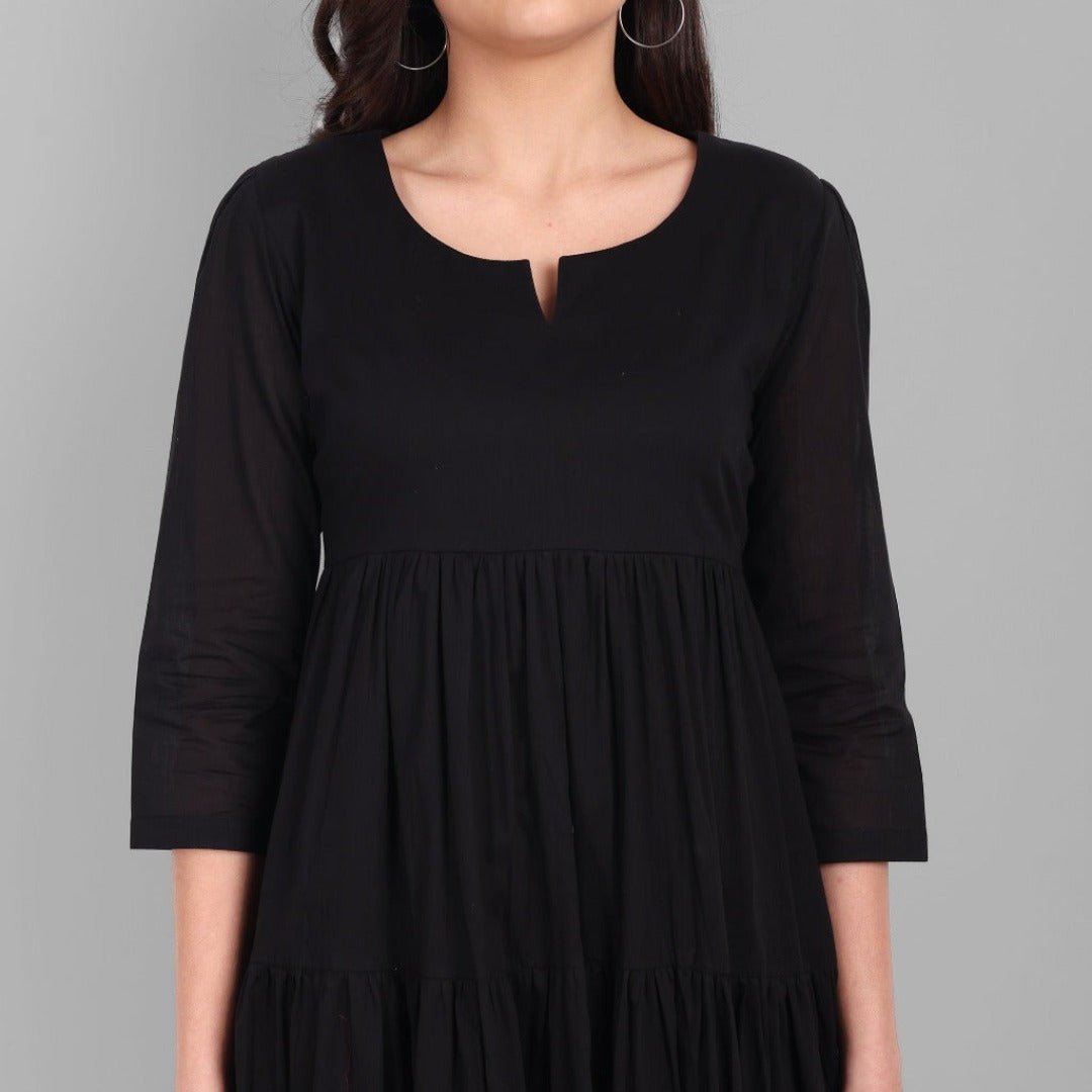 Black Cotton Mul Short Graduated Dress